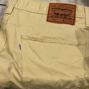 Levi’s jeans yellow